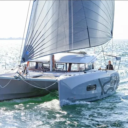 Bådhotel Excursii Pe Catamaran *